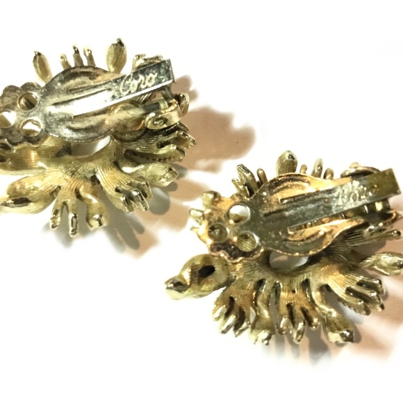 c1960 Signed Coro Modernist Twisted Ribbon Gold Plated Clip Earrings - Picture 2 of 2